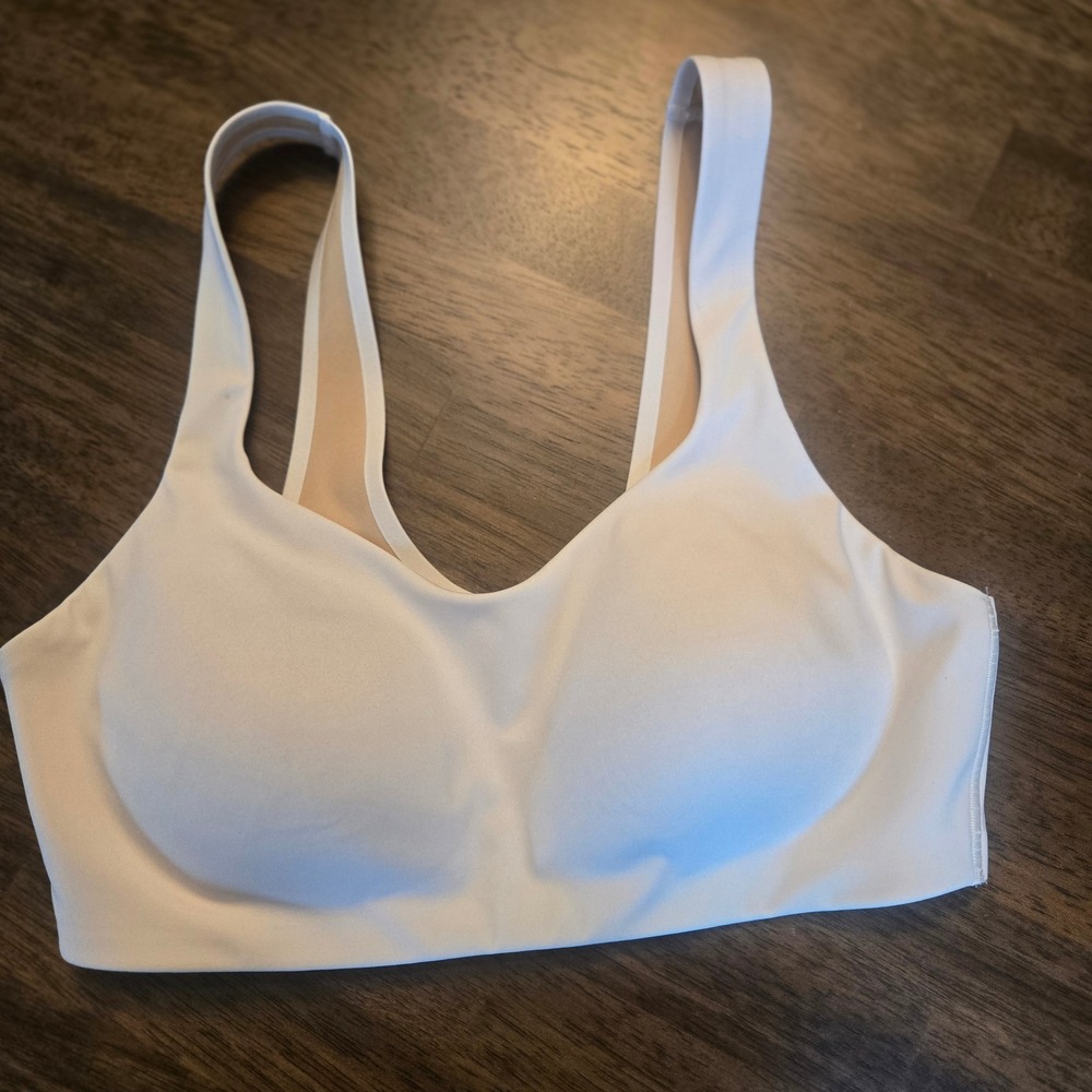 HUUG White Everyday Wireless Bralette Seamless Molded Cup Size Small H230002